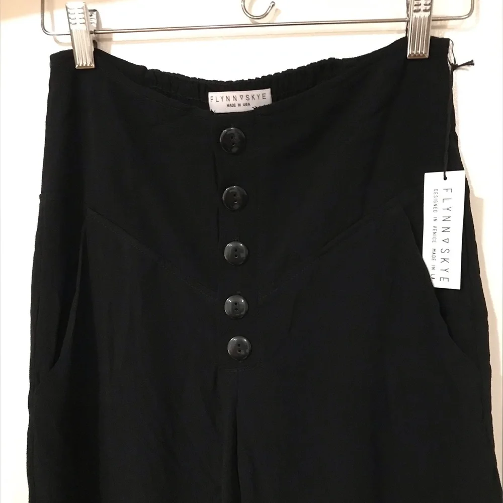 NWT Flynn Skye pants SZ S